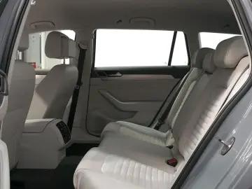 VW Passat Variant Elegance 4Motion ACC MATRIX AHK