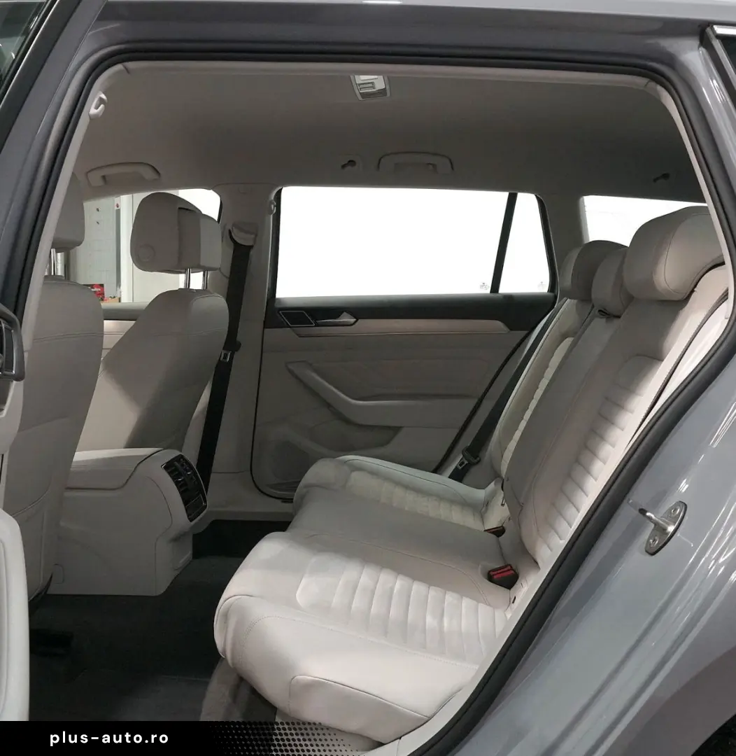 VW Passat Variant Elegance 4Motion ACC MATRIX AHK