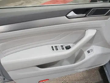 VW Passat Variant Elegance 4Motion ACC MATRIX AHK