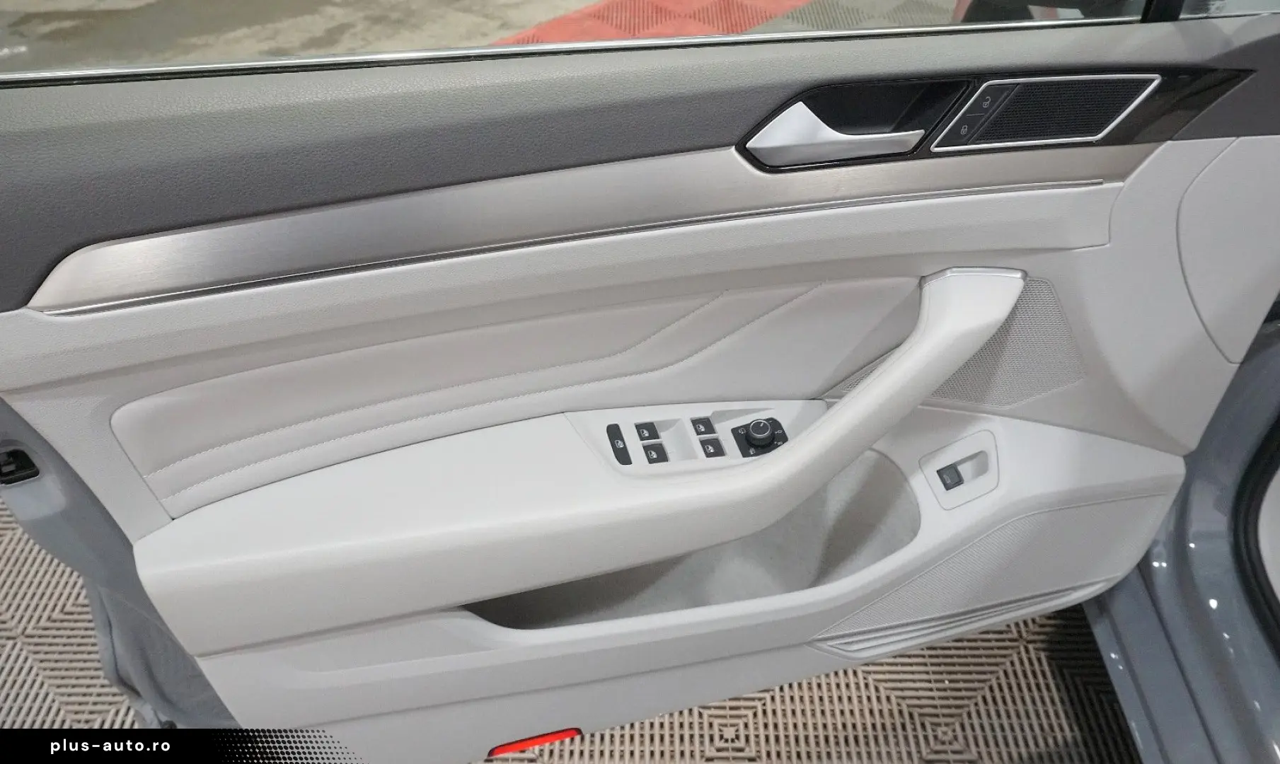 VW Passat Variant Elegance 4Motion ACC MATRIX AHK