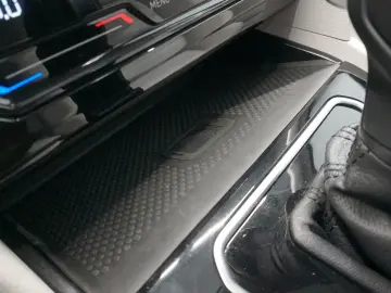 VW Passat Variant Elegance 4Motion ACC MATRIX AHK