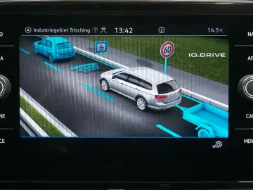 VW Passat Variant Elegance 4Motion ACC MATRIX AHK