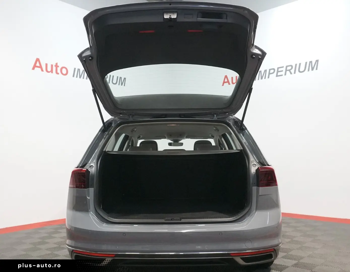 VW Passat Variant Elegance 4Motion ACC MATRIX AHK