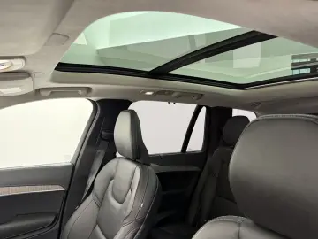 VOLVO XC90 T8 AWD Ultimate Dark
