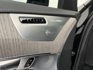 VOLVO XC90 T8 AWD Ultimate Dark
