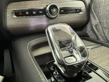 VOLVO XC90 T8 AWD Ultimate Dark