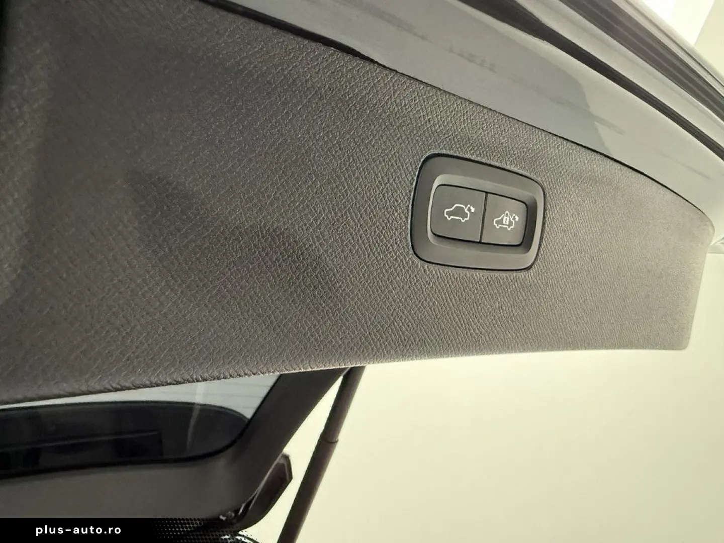 VOLVO XC90 T8 AWD Ultimate Dark