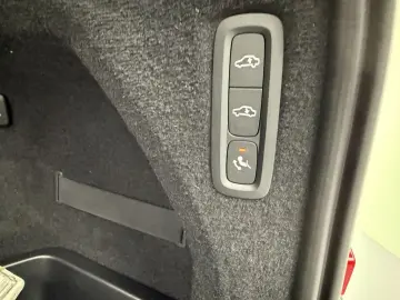 VOLVO XC90 T8 AWD Ultimate Dark