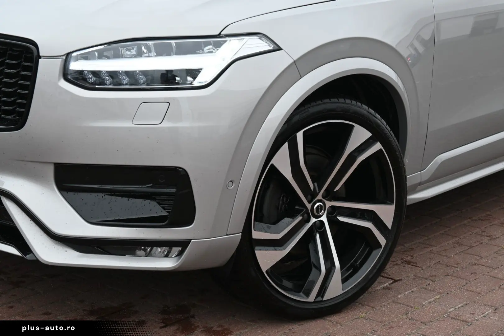 VOLVO XC90 B5 AWD Ultimate Dark