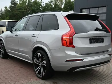 VOLVO XC90 B5 AWD Ultimate Dark