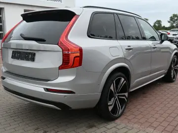 VOLVO XC90 B5 AWD Ultimate Dark