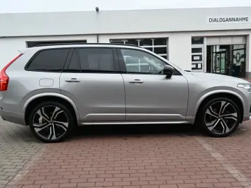VOLVO XC90 B5 AWD Ultimate Dark