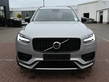 VOLVO XC90 B5 AWD Ultimate Dark