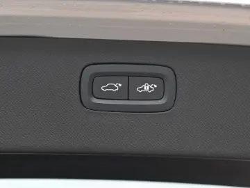 VOLVO XC90 B5 AWD Ultimate Dark