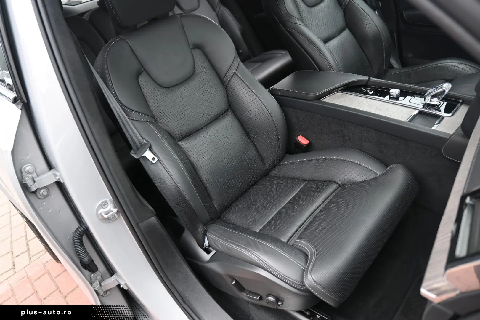 VOLVO XC90 B5 AWD Ultimate Dark