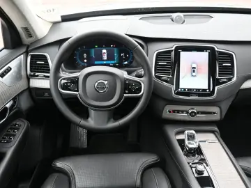 VOLVO XC90 B5 AWD Ultimate Dark