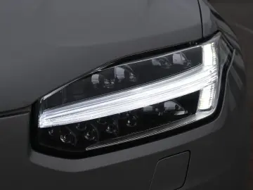 VOLVO B5 AWD Ultimate Dark