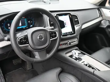 VOLVO B5 AWD Ultimate Dark