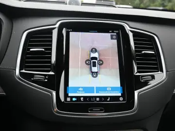 VOLVO B5 AWD Ultimate Dark