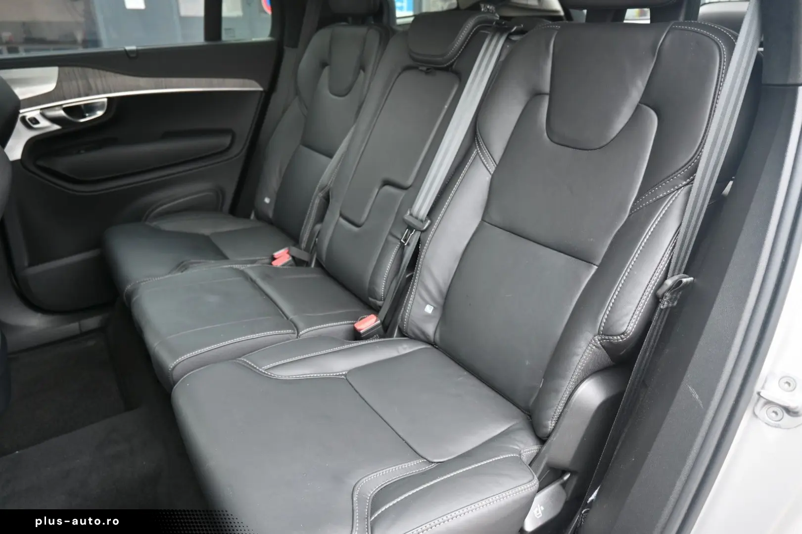 VOLVO B5 AWD Ultimate Dark