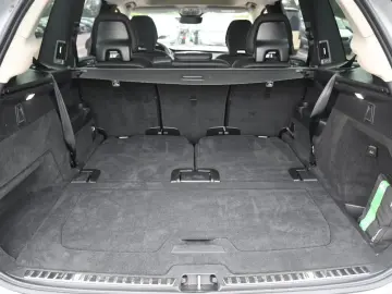 VOLVO B5 AWD Ultimate Dark