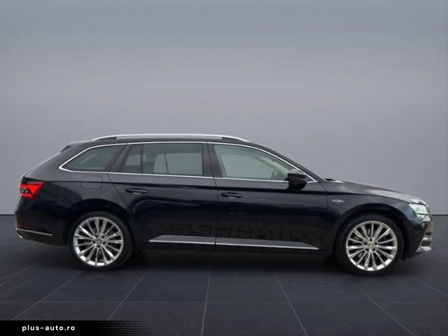 SKODA Superb Combi L&K 2.0TSI DSG 4x4  StndHzg DCC Pan