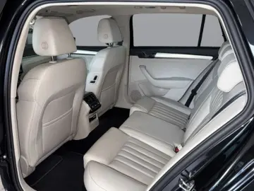 SKODA Superb Combi L&K 2.0TSI DSG 4x4  StndHzg DCC Pan