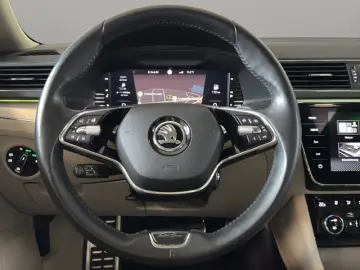 SKODA Superb Combi L&K 2.0TSI DSG 4x4  StndHzg DCC Pan