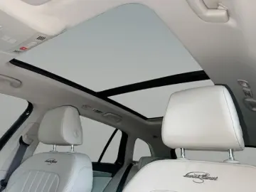 SKODA Superb Combi L&K 2.0TSI DSG 4x4  StndHzg DCC Pan