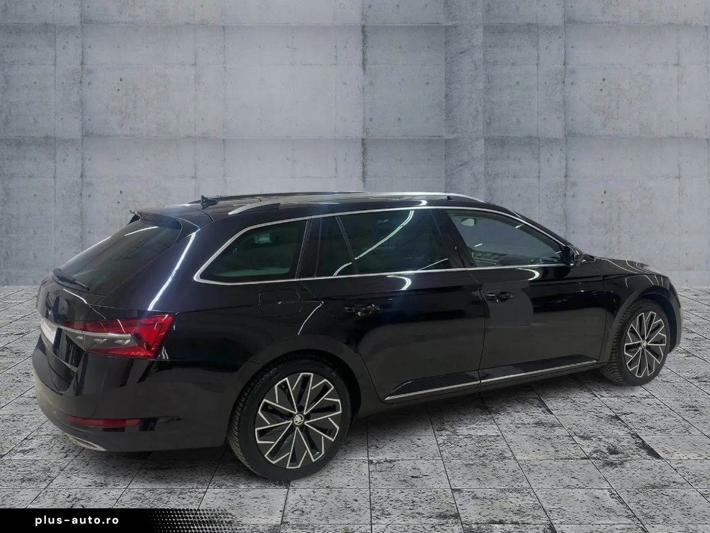 SKODA Superb Combi 2.0 TDI DSG L&K LED NAV ACC RFK AHK