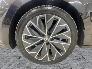 SKODA Superb Combi 2.0 TDI DSG L&K LED NAV ACC RFK AHK