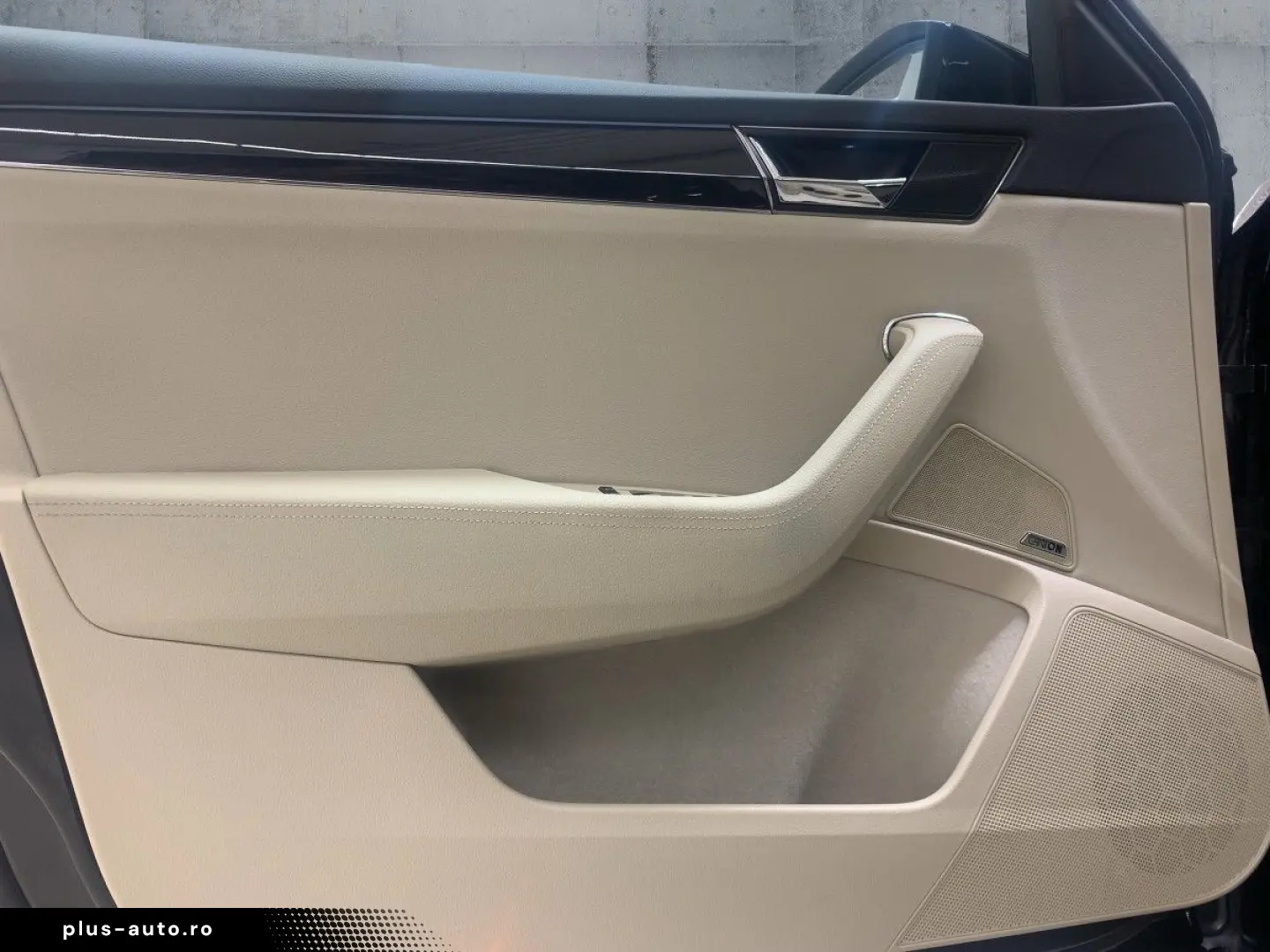 SKODA Superb Combi 2.0 TDI DSG L&K LED NAV ACC RFK AHK