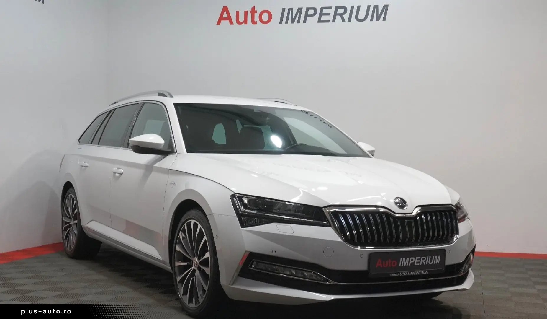 SKODA Superb Combi L&K 4x4 2.0 TSI ACC STDHZ MATRIX