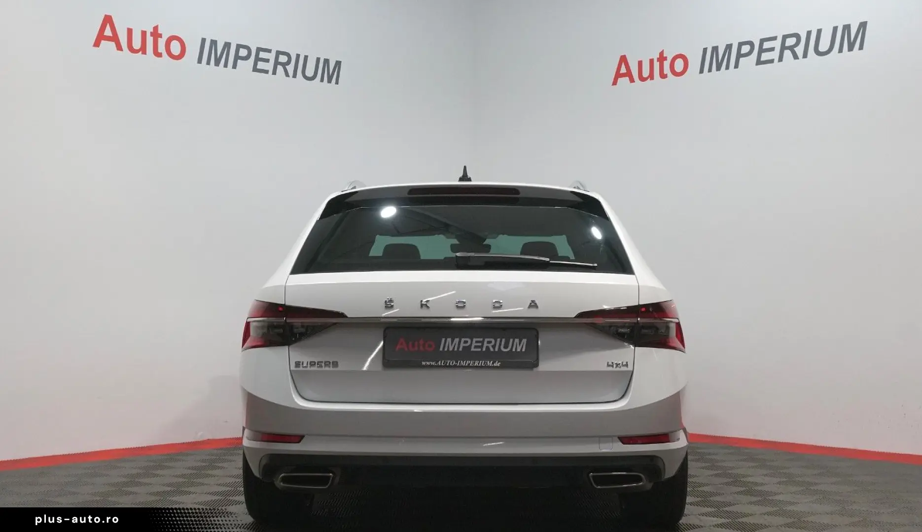 SKODA Superb Combi L&K 4x4 2.0 TSI ACC STDHZ MATRIX