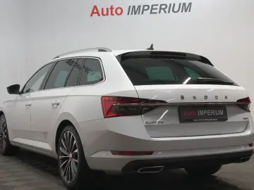 SKODA Superb Combi L&K 4x4 2.0 TSI ACC STDHZ MATRIX