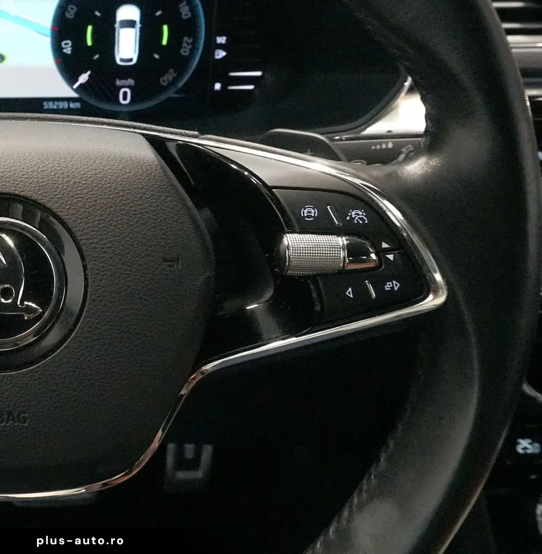 SKODA Superb Combi L&K 4x4 2.0 TSI ACC STDHZ MATRIX