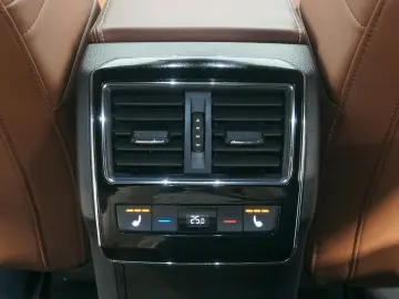 SKODA Superb Combi L&K 4x4 2.0 TSI ACC STDHZ MATRIX