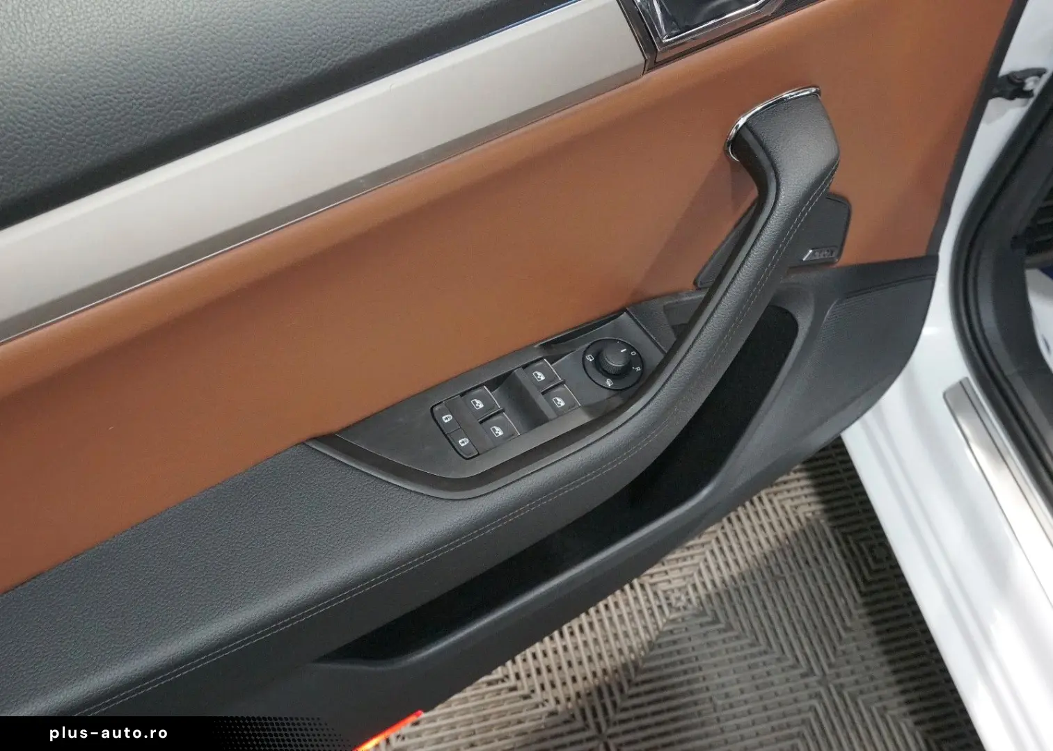 SKODA Superb Combi L&K 4x4 2.0 TSI ACC STDHZ MATRIX