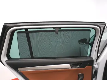 SKODA Superb Combi L&K 4x4 2.0 TSI ACC STDHZ MATRIX