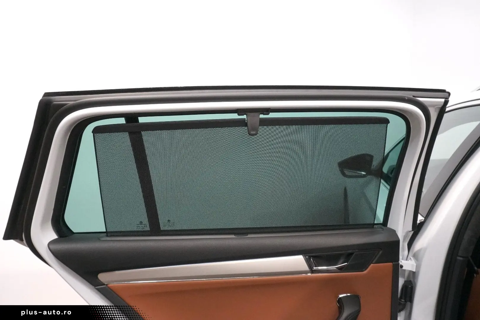 SKODA Superb Combi L&K 4x4 2.0 TSI ACC STDHZ MATRIX