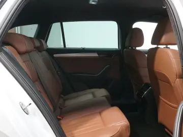 SKODA Superb Combi L&K 4x4 2.0 TSI ACC STDHZ MATRIX