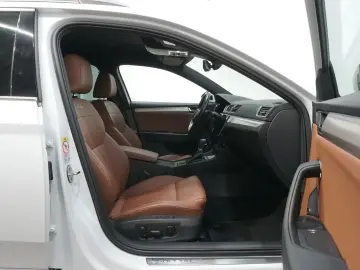 SKODA Superb Combi L&K 4x4 2.0 TSI ACC STDHZ MATRIX