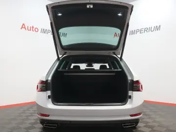 SKODA Superb Combi L&K 4x4 2.0 TSI ACC STDHZ MATRIX