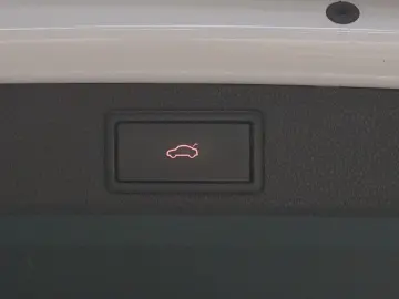 SKODA Superb Combi L&K 4x4 2.0 TSI ACC STDHZ MATRIX