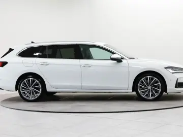 SKODA Superb Combi 2.0 TSI 4x4 DSG L&K AHK 360  Matrix