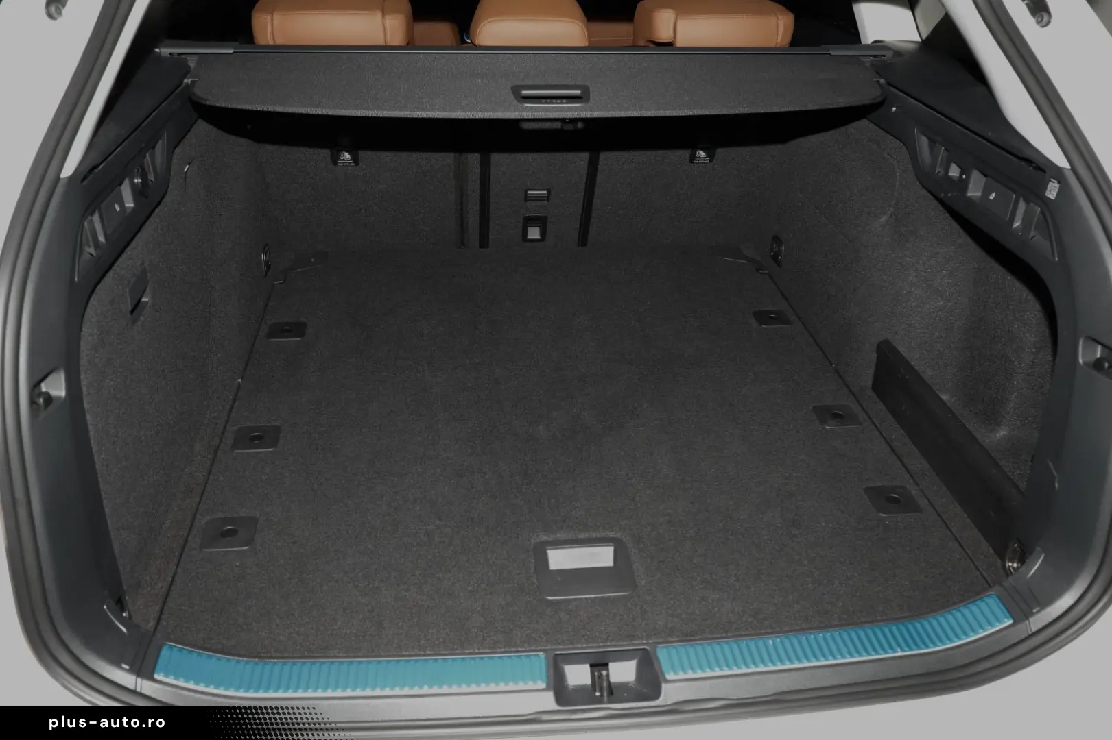 SKODA Superb Combi 2.0 TSI 4x4 DSG L&K AHK 360  Matrix