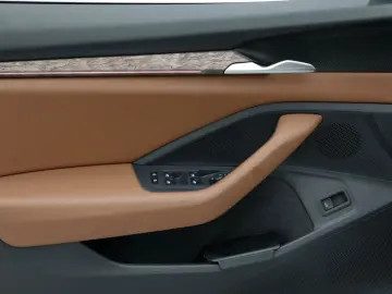 SKODA Superb Combi 2.0 TSI 4x4 DSG L&K AHK 360  Matrix