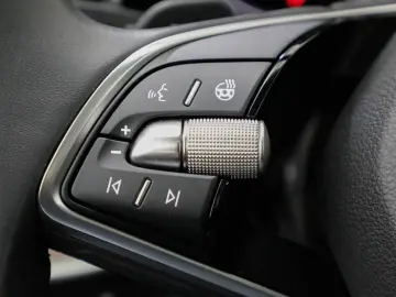 SKODA Superb Combi 2.0 TSI 4x4 DSG L&K AHK 360  Matrix