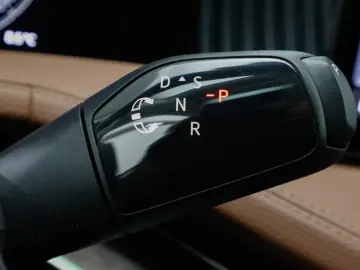 SKODA Superb Combi 2.0 TSI 4x4 DSG L&K AHK 360  Matrix