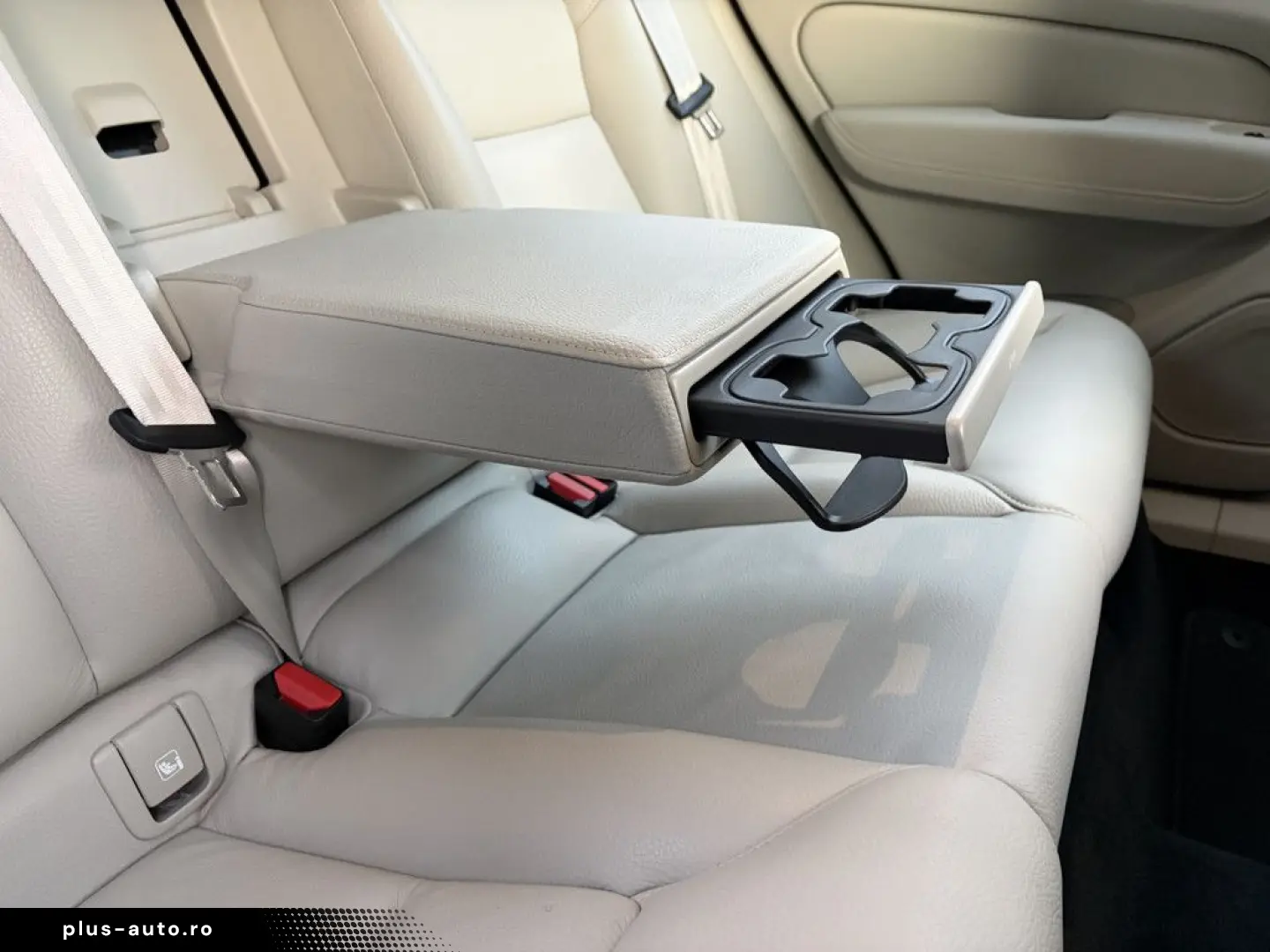 VOLVO XC60 B4 AWD Momentum